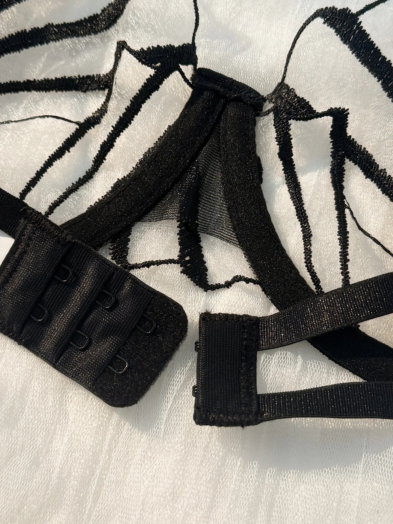 2 piece women's black scallop chest cup